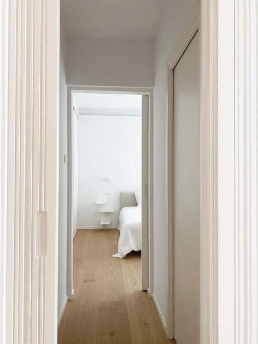 The Window On The Theatre And The Cathedral - Luxury Apartment كومو المظهر الخارجي الصورة