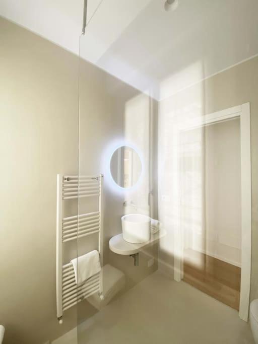 The Window On The Theatre And The Cathedral - Luxury Apartment كومو المظهر الخارجي الصورة
