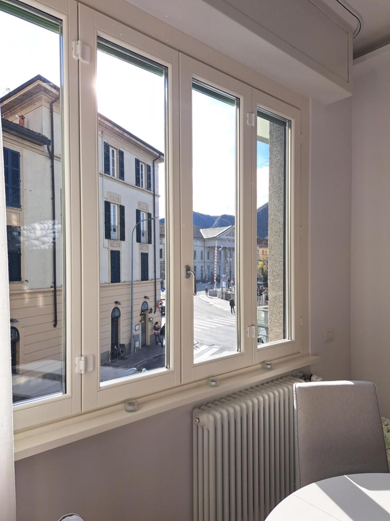 The Window On The Theatre And The Cathedral - Luxury Apartment كومو المظهر الخارجي الصورة