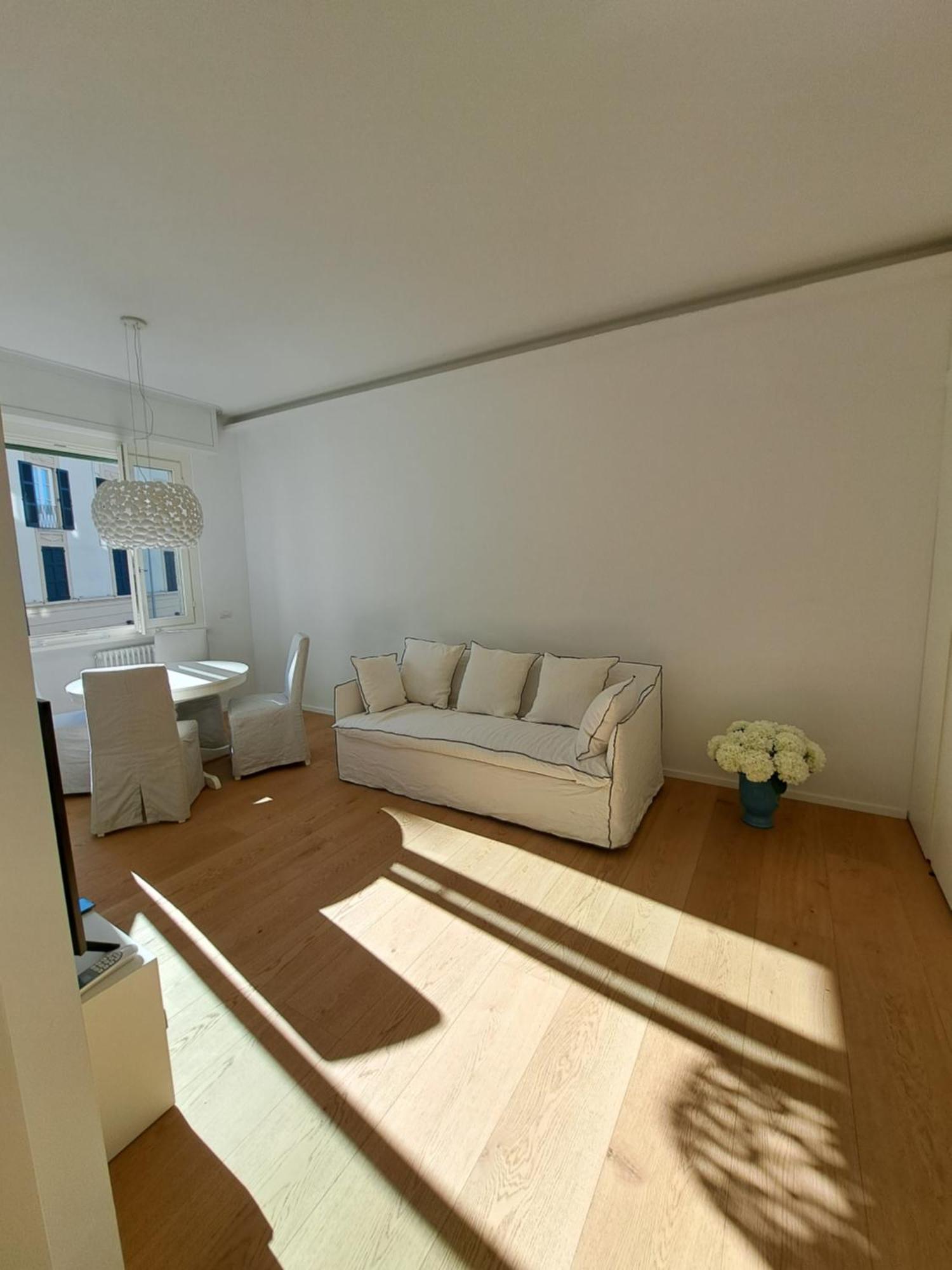The Window On The Theatre And The Cathedral - Luxury Apartment كومو المظهر الخارجي الصورة