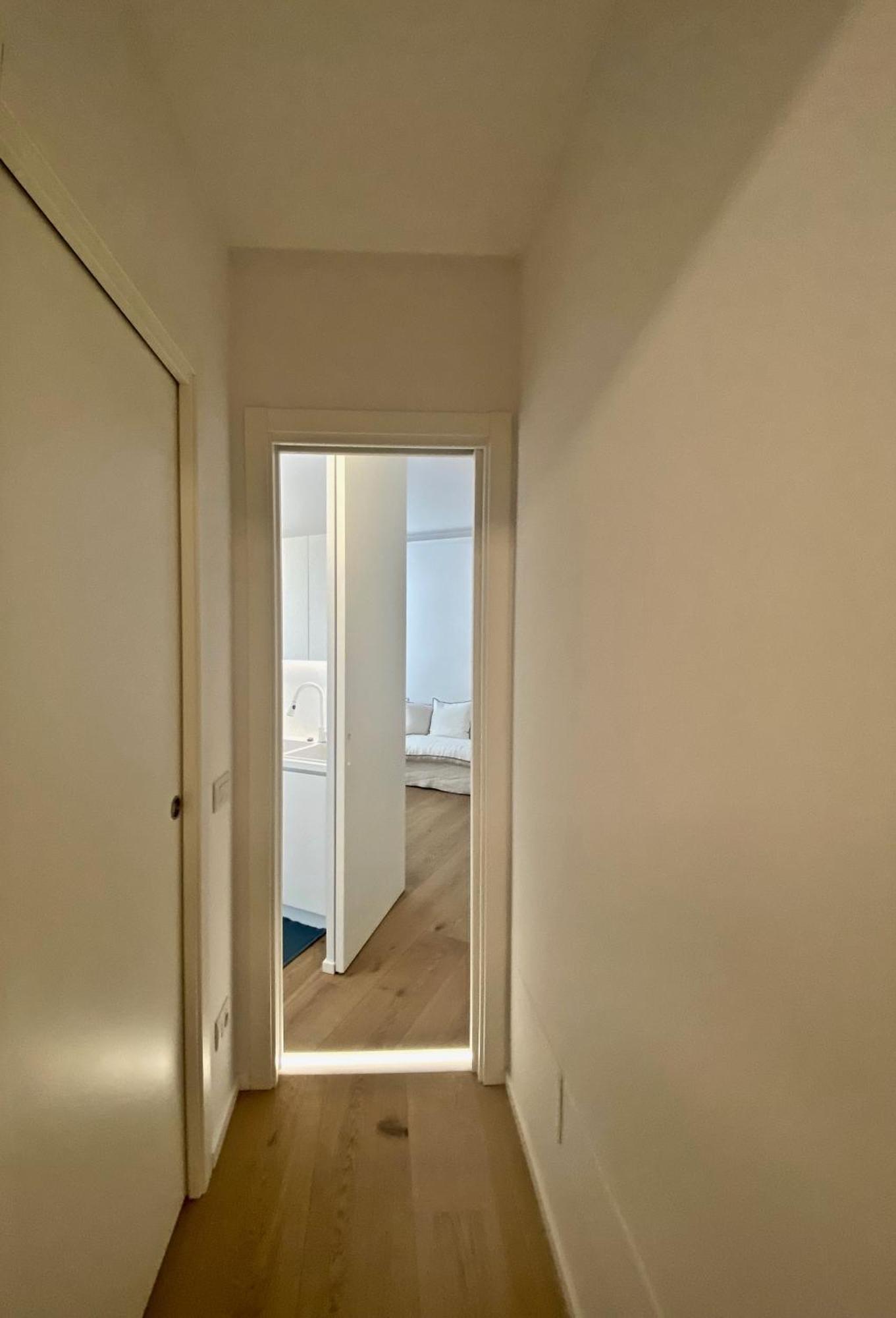 The Window On The Theatre And The Cathedral - Luxury Apartment كومو المظهر الخارجي الصورة